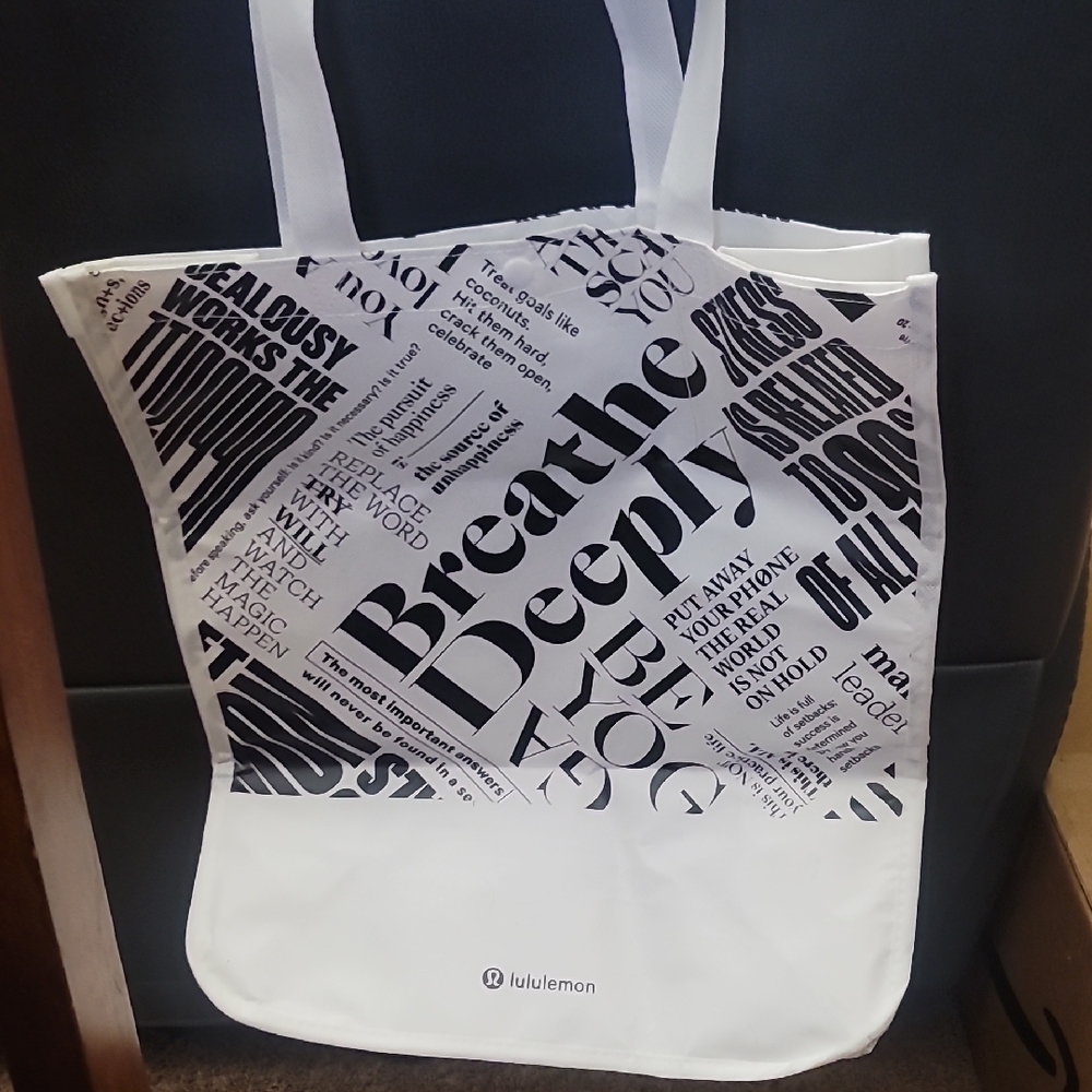 Xlarge lululemon athletica Black and White Graphic Tote